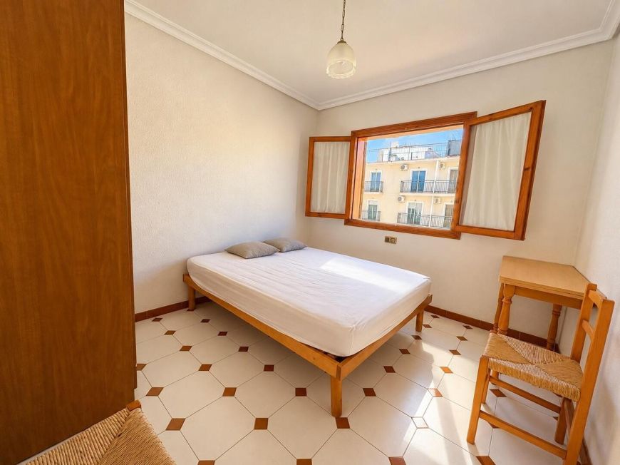 Espanha Penthouse Duplex – 3 Bedrooms, 2 Bathrooms, South-Facing Solarium, 200 Metres from La Mata Beach – Av. Europeos