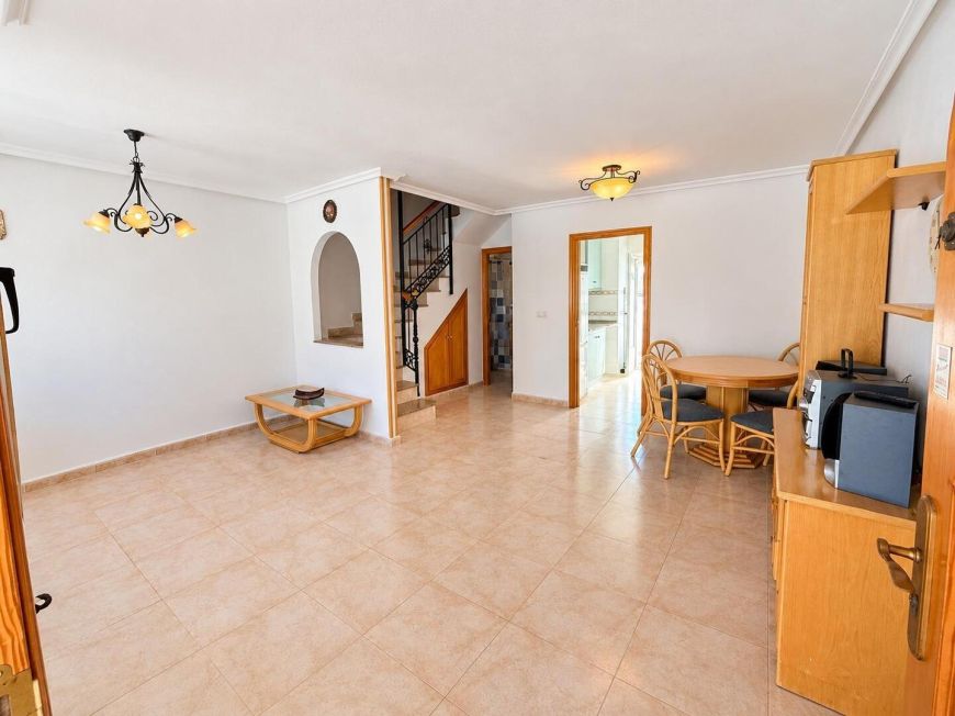 Španělsko Corner Townhouse with Large Plot and South Orientation in El Limonar