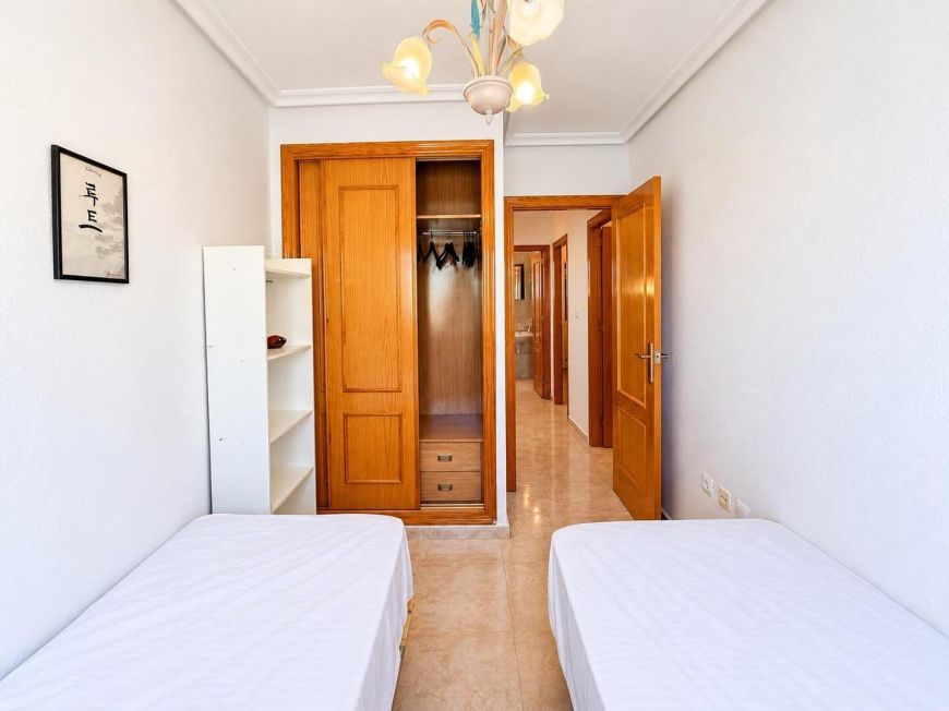 Španělsko Corner Townhouse with Large Plot and South Orientation in El Limonar