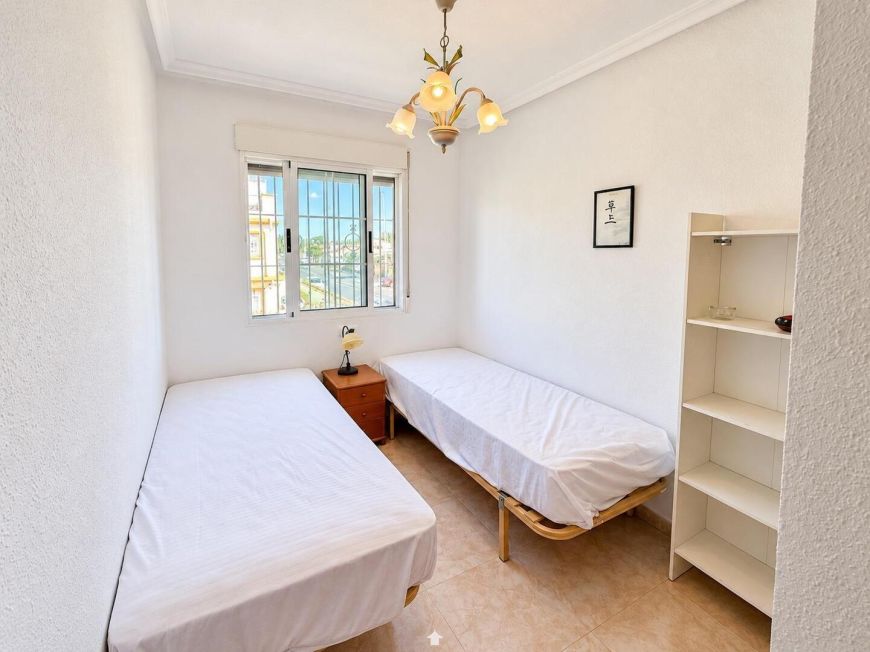 Španělsko Corner Townhouse with Large Plot and South Orientation in El Limonar