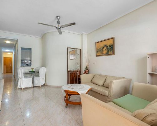 Opportunité pour un appartement au rez-de-chaussée avec 2 chambres, une salle de bain et un WC à Pla