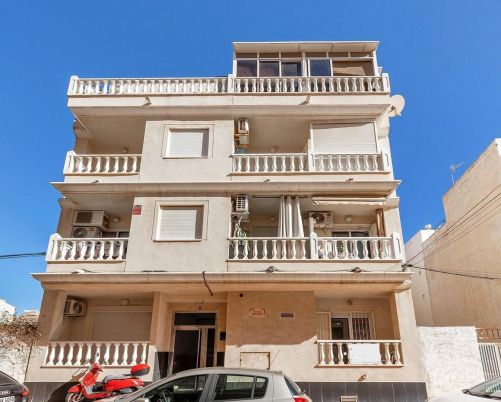 Ground floor apartment with 2 bedrooms and 2 bathrooms on the second seafront