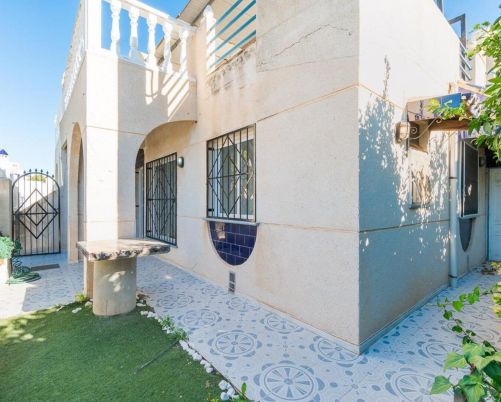 2 bedroom opportunity in Doña Ines