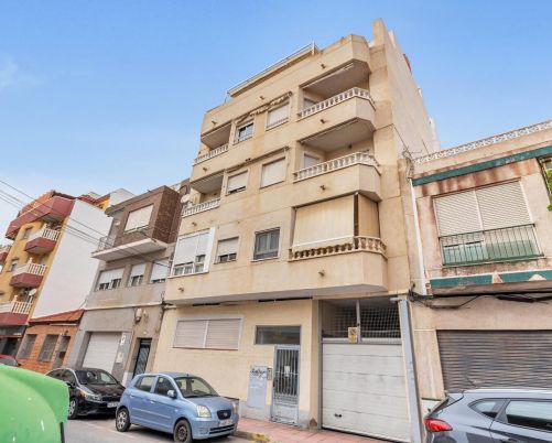 Spacious 4-bedroom apartment in central area – Calle San Pascual (next to Calle Orihuela)