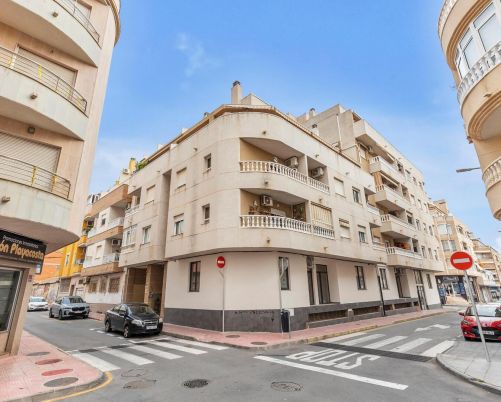 Great opportunity in the center of Torrevieja – 2 bedrooms, furnished, near the port