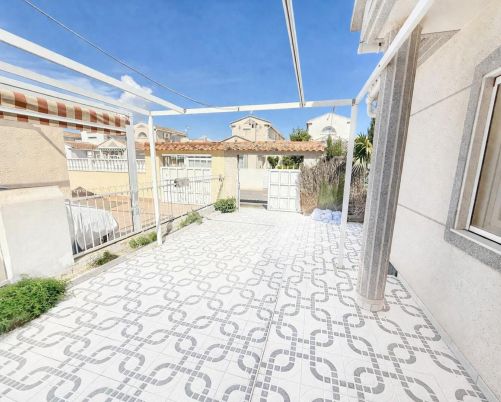 Opportunity: Semi-detached house in Torrealmendros