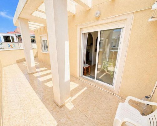 Penthouse for sale in Torrevieja, just 200 meters from Los Locos beach.