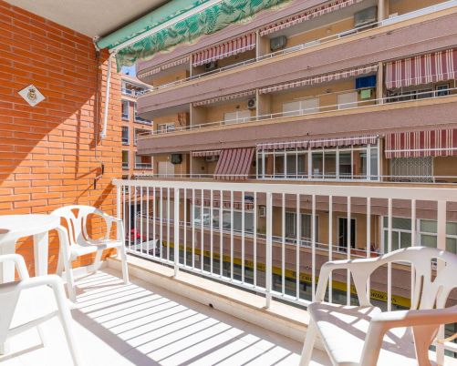 Your seaside retreat in Torrevieja! Impeccable apartment with a large east-facing terrace
