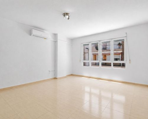 Strategic location and great investment potential in the centre of Torrevieja.