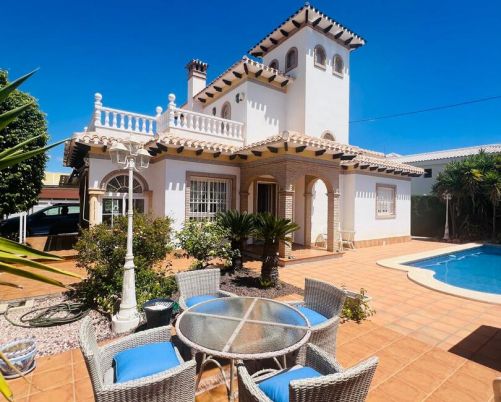 Detached villa Orihuela Costa 