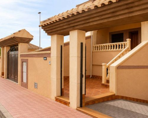 Semi detached villa Torrevieja Alicante