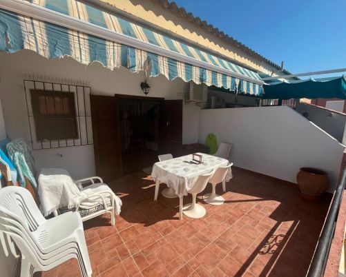 Cozy 2-bedroom property with a large sunny terrace, ready to move in.