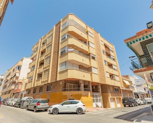 ¡Luz, sol y playa a 3 minutos a pie! Piso en última planta con terraza en L y garaje cerrado en Playa del Cura