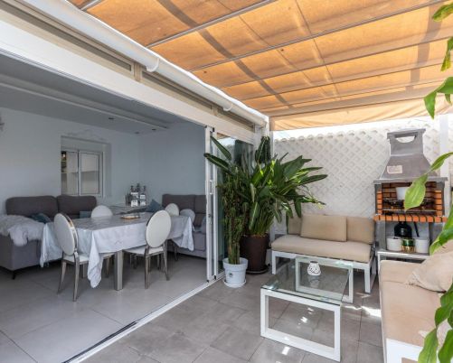Spectacular renovated bungalow in Torreta III with communal pool