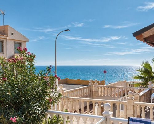 Frontline townhouse with sea views