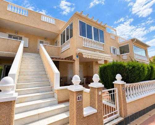 Property with Large Private Solarium in Zeniamar VI – Orihuela Costa