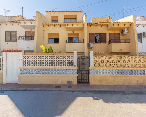 Renovated duplex in Los Balcones: sun, comfort, and strategic location